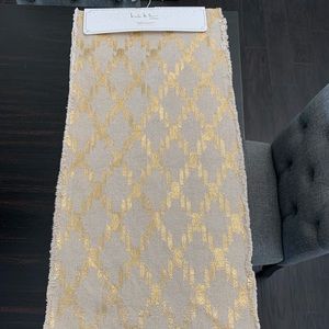 NWT Nicole Miller Home Gold Metallic Table Runner Tablescape 16x72”